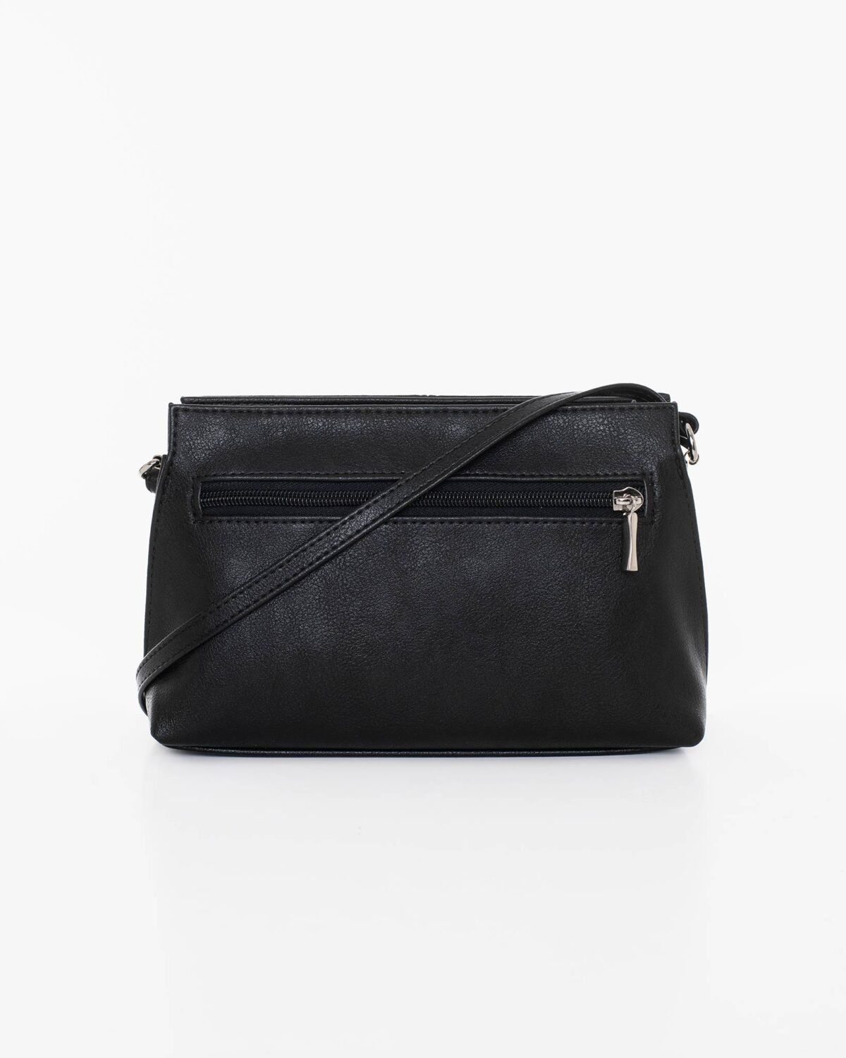 Sort læder crossbody taske med justerbar rem og ekstern lynlåslomme på en hvid baggrund.