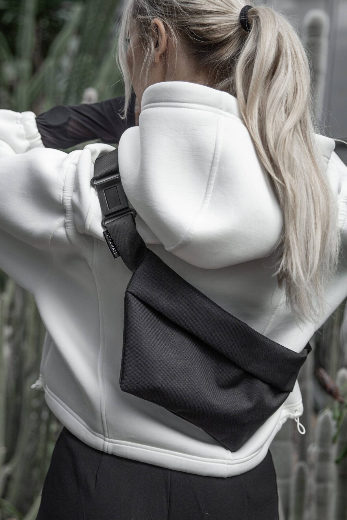 Alternative view of OSLO - Sort Crossbody | Nordhale