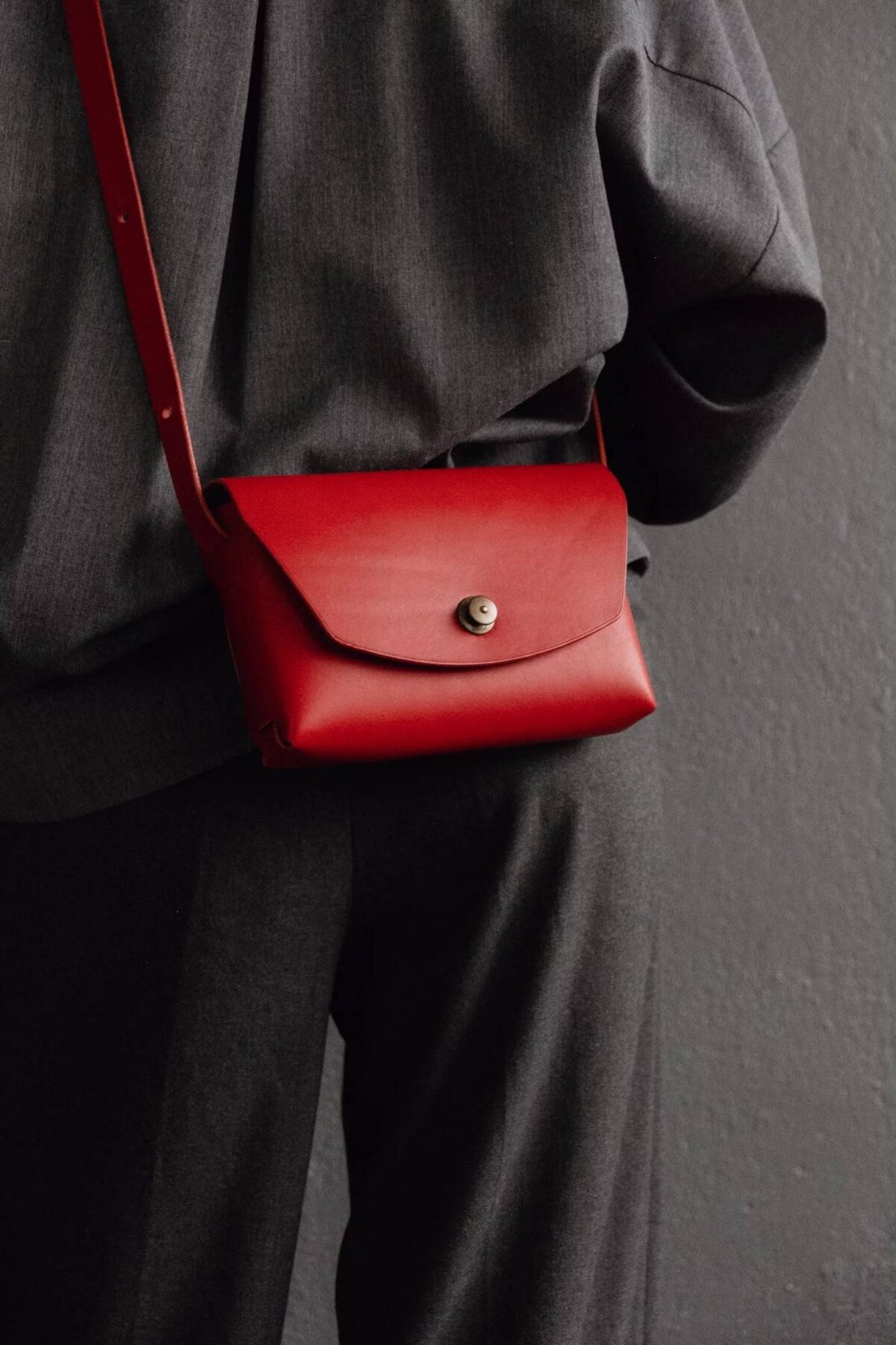 Alternative view of Rød Læder Clutch | Mirgoods
