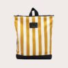 Gul og hvid stribet rygsæk til børn, med sort bund og håndtag.